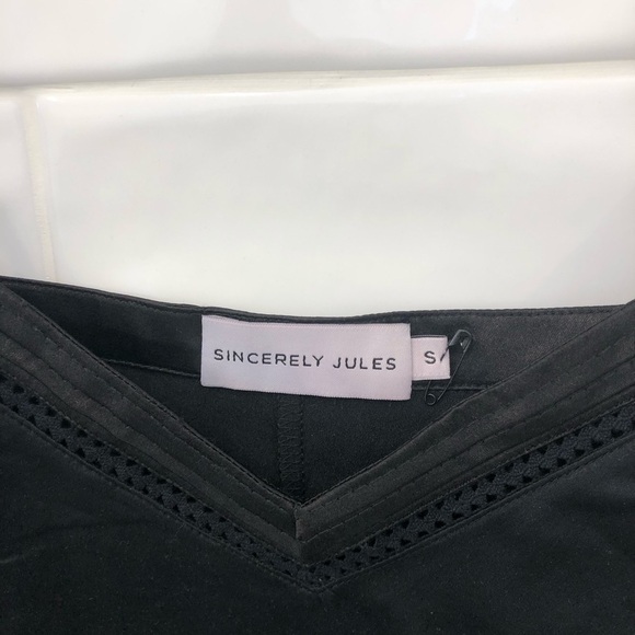 Sincerely JULES Satin Indio top - Picture 4 of 9